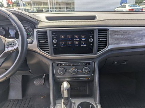 Used 2020 Volkswagen Atlas Cross Sport SE AWD/4WD image 17