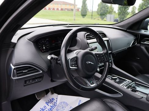 Used 2019 Jaguar F-PACE R-Sport AWD/4WD image 19