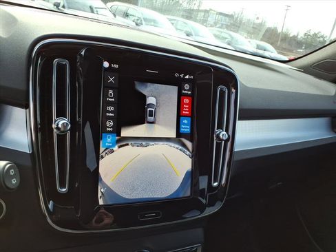 New 2026 Volvo XC40 B5 Ultra w/ Protection Package Premier image 21