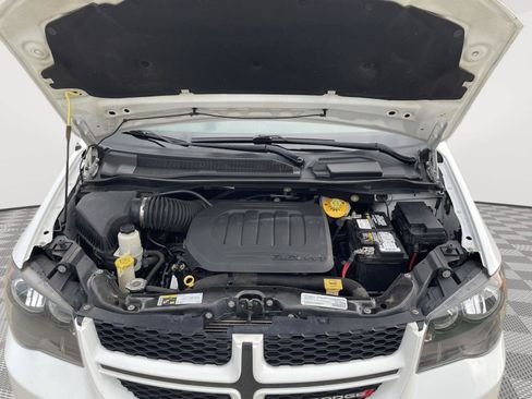 Used 2019 Dodge Grand Caravan GT FWD image 6
