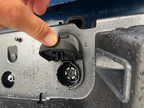 Used 2024 RAM 2500 Tradesman w/ Chrome Appearance Group image 14