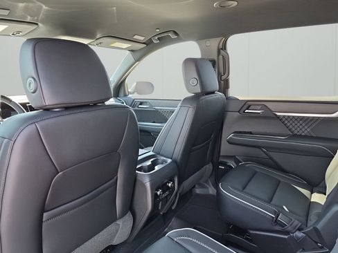 New 2026 GMC Acadia Denali w/ Super Cruise Package image 18