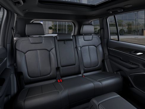 New 2026 Jeep Grand Cherokee Limited RWD image 15