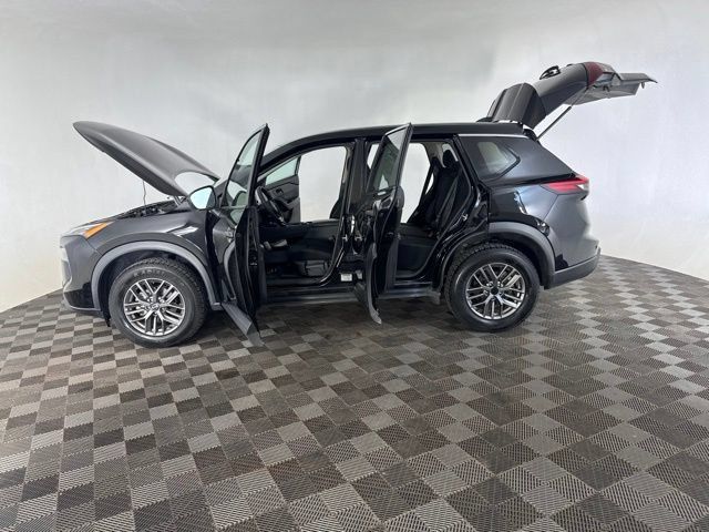 Used 2024 Nissan Rogue S AWD/4WD image 9