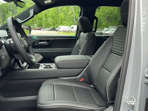 New 2025 GMC Sierra EV Denali image 8