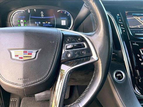 Used 2016 Cadillac Escalade Platinum AWD/4WD image 18