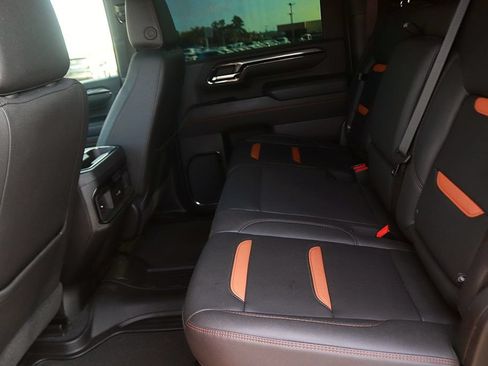 Used 2024 GMC Sierra 2500 AT4 w/ AT4 Preferred Package AWD/4WD image 16