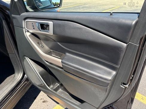 Used 2024 Ford Explorer XLT w/ Equipment Group 202A AWD/4WD image 6