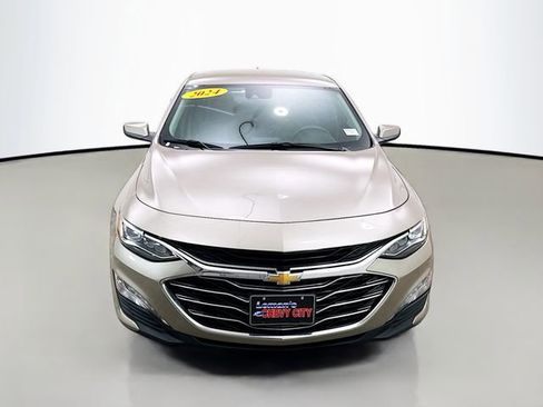 Used 2024 Chevrolet Malibu LT image 2