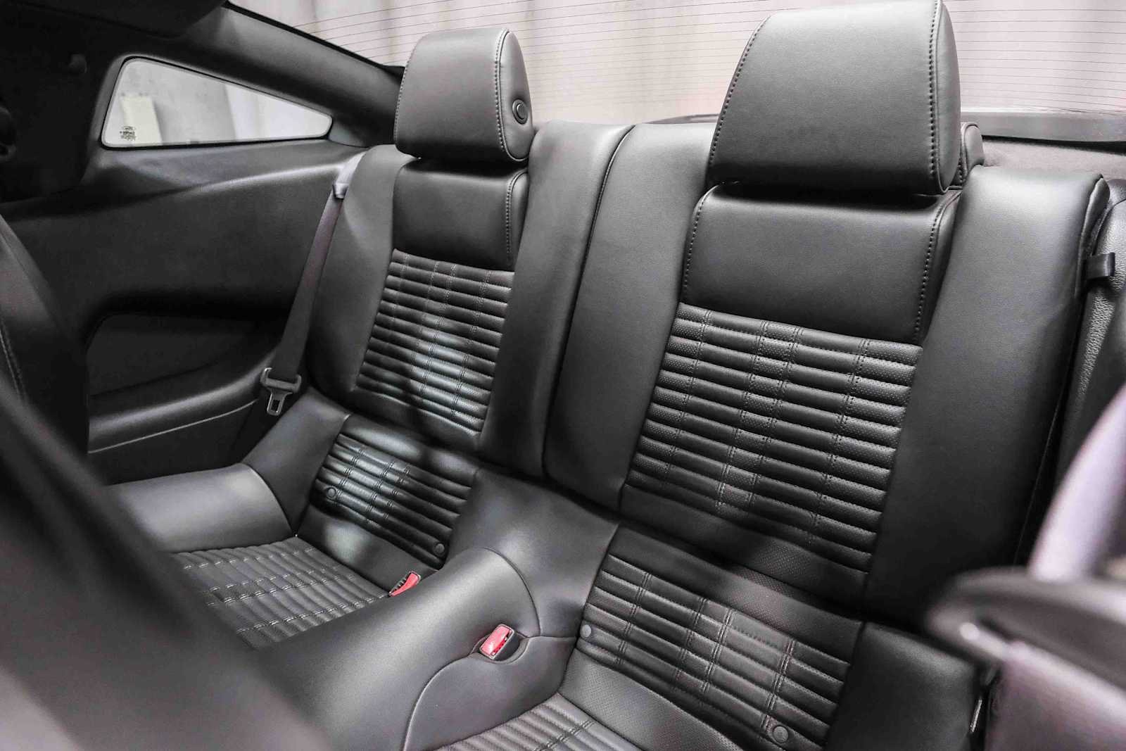 Used 2014 Ford Mustang Shelby GT500 w/ Equipment Group 821A RWD image 23