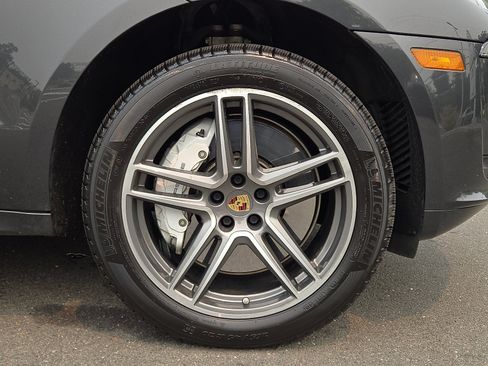 Used 2021 Porsche Macan Turbo AWD/4WD image 8
