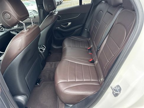 Used 2018 Mercedes-Benz GLC 300 w/ Premium Package image 20