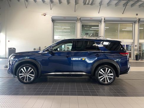 Used 2024 Nissan Pathfinder Platinum w/ Cargo Package image 4