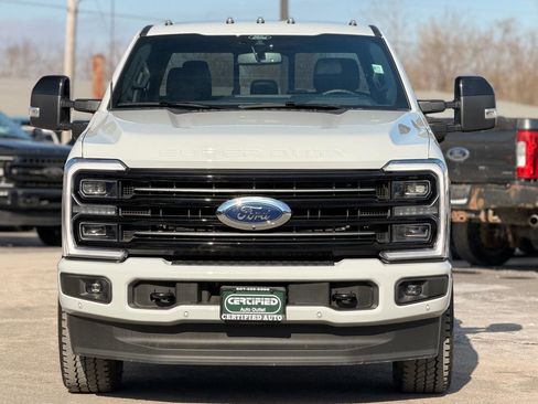 Used 2025 Ford F250 Platinum image 2