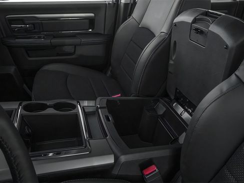 Used 2014 RAM 1500 Laramie w/ Convenience Group RWD image 9