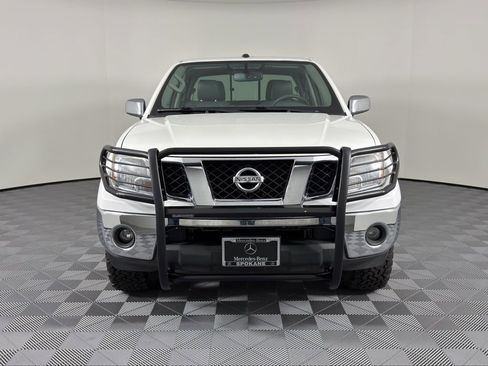 Used 2019 Nissan Frontier SL image 2