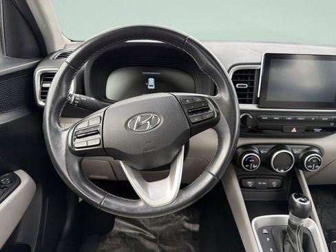 Used 2023 Hyundai Venue SEL image 42