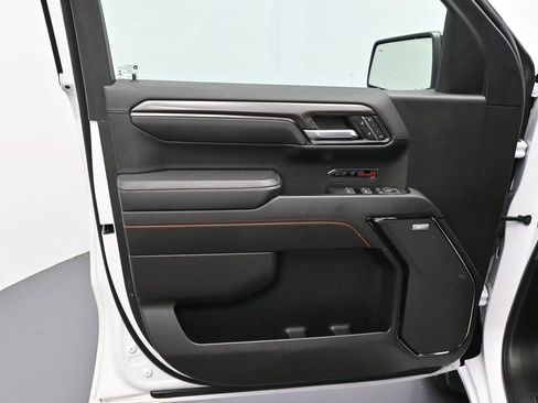Used 2023 GMC Sierra 1500 AT4 w/ AT4 Premium Package AWD/4WD image 9