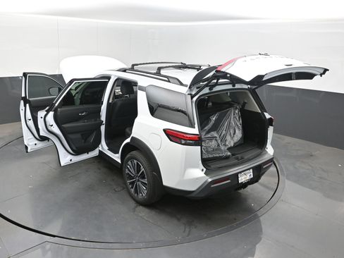 New 2026 Nissan Pathfinder Platinum AWD/4WD image 45