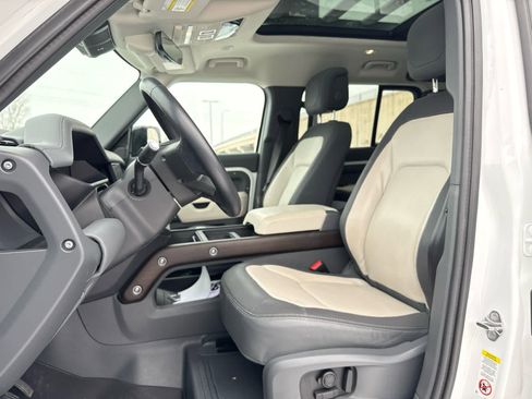 Used 2024 Land Rover Defender 110 X-Dynamic SE image 8