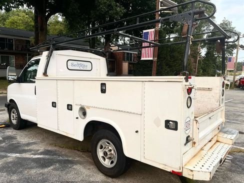 Used 2015 GMC Savana 3500 RWD image 2