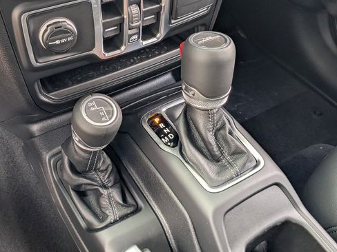 New 2025 Jeep Gladiator Sport image 20