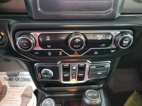 Used 2022 Jeep Wrangler Unlimited Sport image 10