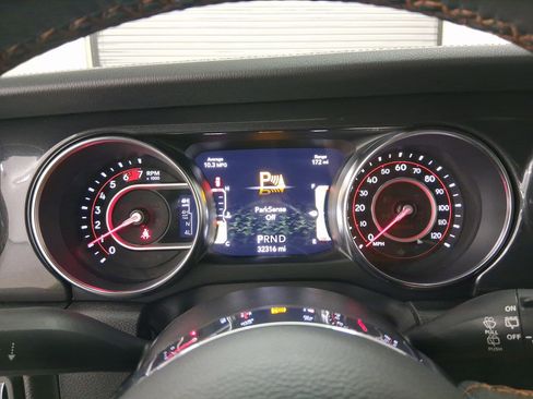 Used 2022 Jeep Wrangler Unlimited Rubicon w/ Xtreme Recon 35" Tire Package image 17