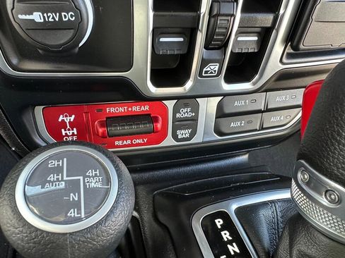 Used 2024 Jeep Wrangler Unlimited Rubicon 4xe image 35