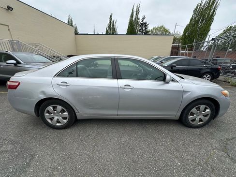 Used 2009 Toyota Camry LE FWD image 6