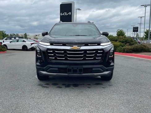 Used 2025 Chevrolet Equinox LT w/ Convenience Package II image 2