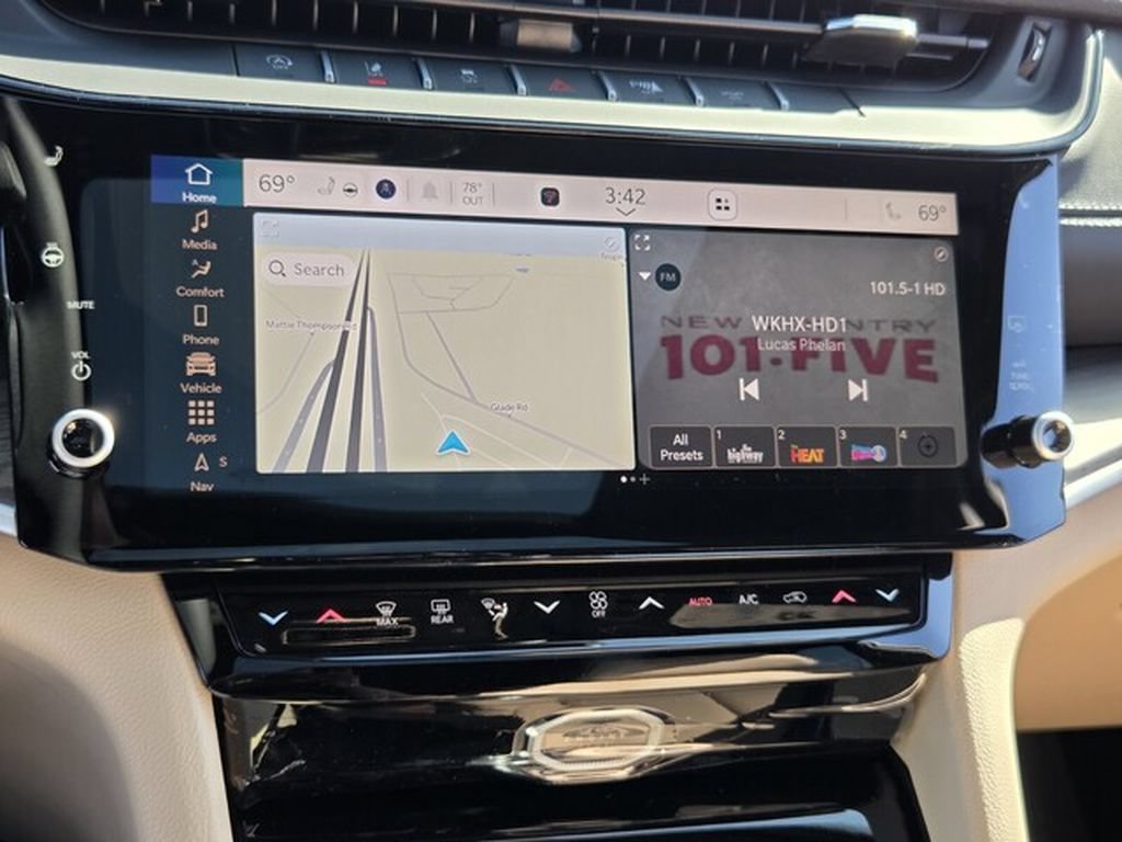 New 2027 Jeep Grand Cherokee Limited RWD image 21