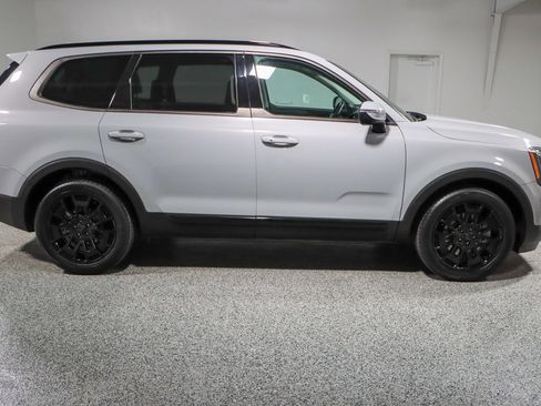 Used 2021 Kia Telluride EX w/ EX Premium Package image 6