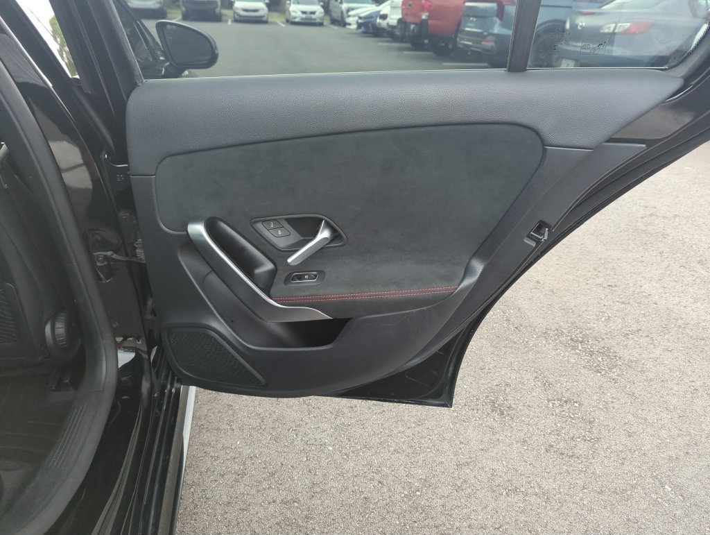 Used 2022 Mercedes-Benz A 220 image 32