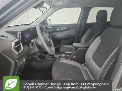 Used 2025 Chevrolet TrailBlazer LT AWD/4WD image 18