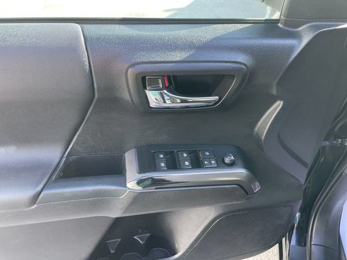Used 2023 Toyota Tacoma TRD Sport w/ Technology Package AWD/4WD image 13