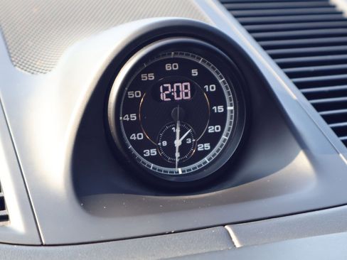 Certified 2024 Porsche Macan image 21