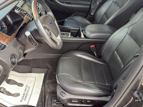 Used 2018 Ford Taurus Limited AWD/4WD image 7
