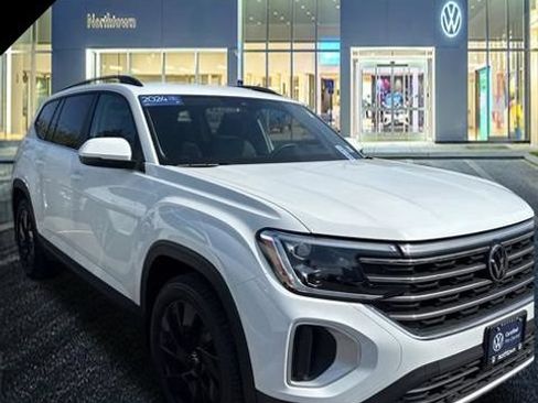 Used 2024 Volkswagen Atlas SE AWD/4WD image 10