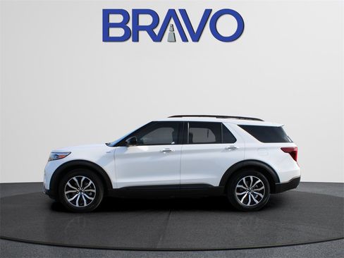 Used 2022 Ford Explorer ST-Line w/ Class IV Trailer Tow Package image 13