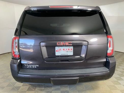 Used 2017 GMC Yukon SLT w/ Open Road Package AWD/4WD image 8