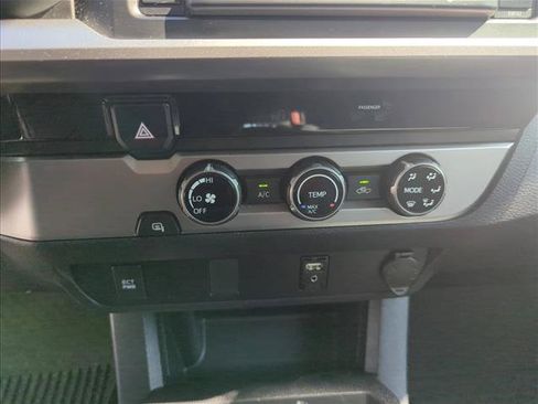 Used 2017 Toyota Tacoma SR5 w/ Tow Package RWD image 21