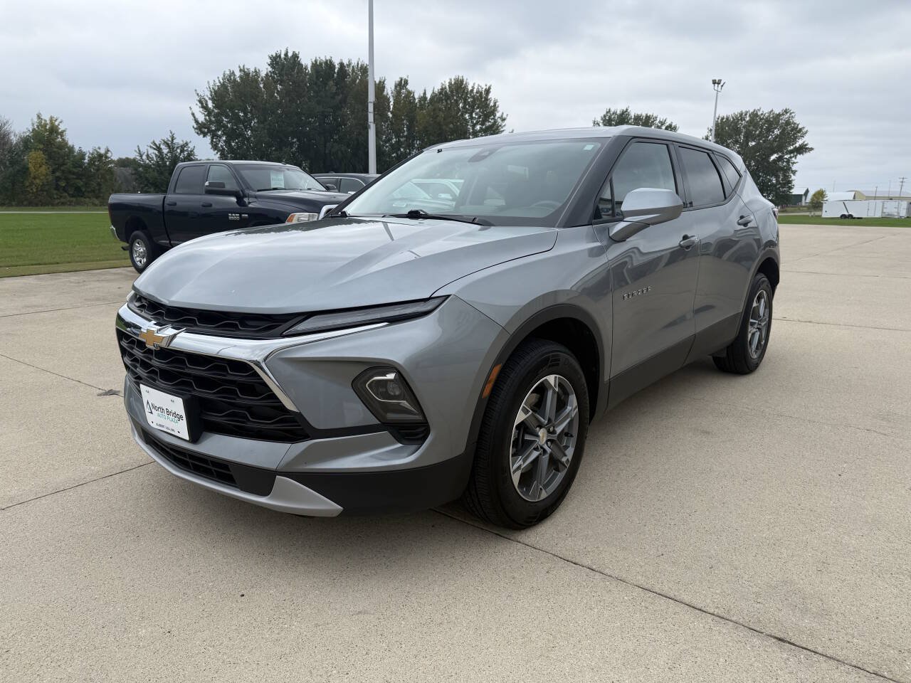 Used 2024 Chevrolet Blazer LT AWD/4WD image 2