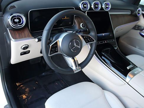 Certified 2026 Mercedes-Benz GLC 300 image 4