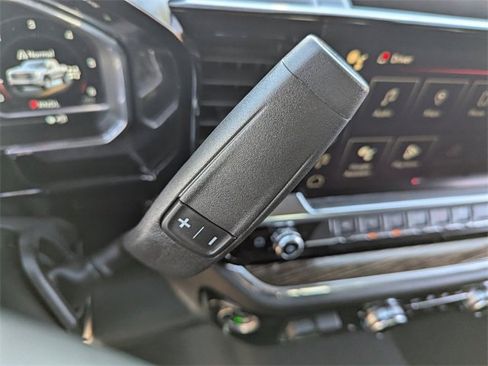 Used 2024 GMC Sierra 1500 SLE image 27