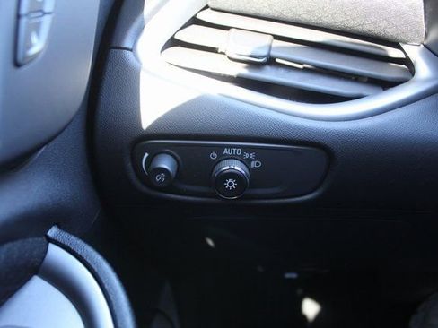 Used 2024 Chevrolet Malibu RS FWD image 23