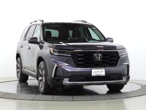 Used 2025 Honda Pilot Elite image 1