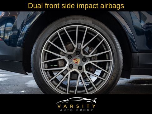 Used 2022 Porsche Cayenne Coupe w/ Premium Package image 33