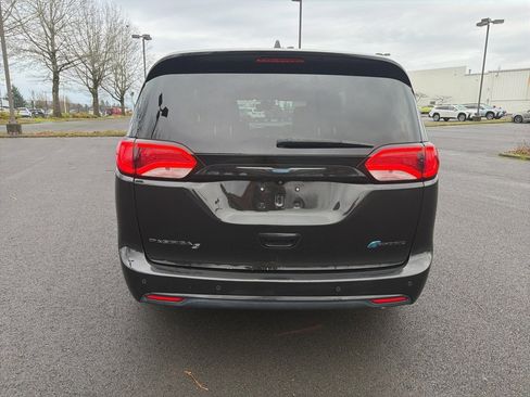 Used 2019 Chrysler Pacifica Limited w/ Advanced Safetytec Group image 6