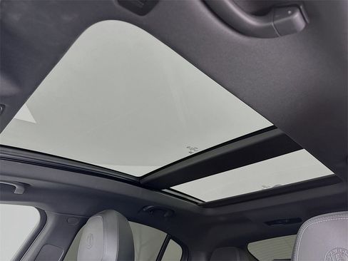 Used 2023 Alfa Romeo Stelvio Veloce image 23